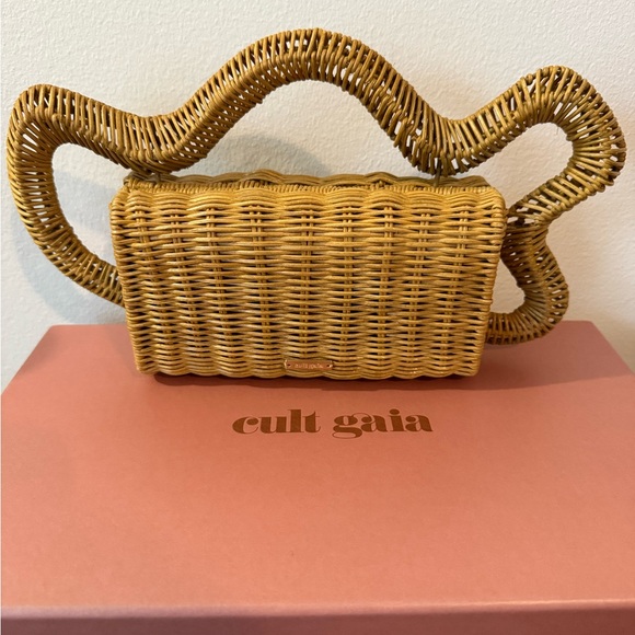 cult gaia Handbags - SOLD OUT DO NOT BUY Cult Gaia Elsa Clutch New In Box